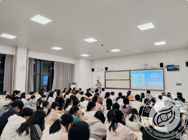 馆长高华教授为本科生讲授医学文化与历史.jpg